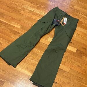 NWT. Women’s Burton Snowboard Pants